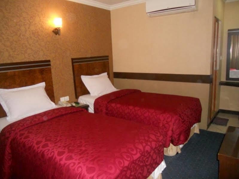 Hotel Menara Lexus Medan Ngoại thất bức ảnh